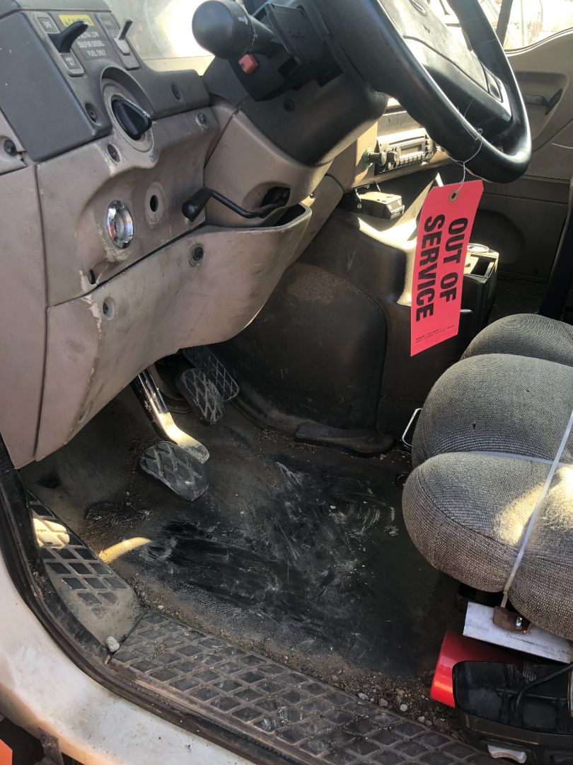 2009 STERLING L9500 - Image 11